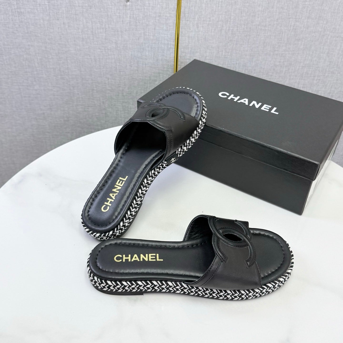 CHANEL 26S PLATFORM SLIDES IN BLACK LAMBSKIN WITH CC LOGO