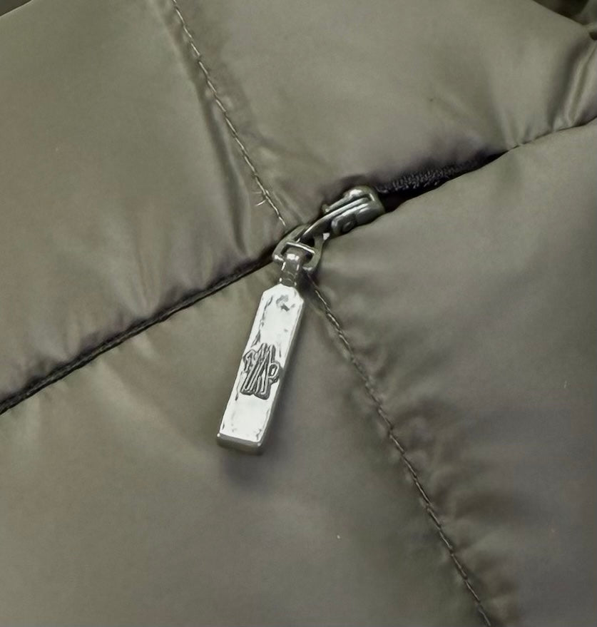 MONCLER 25S JACKET IN OLIVE GREEN 047