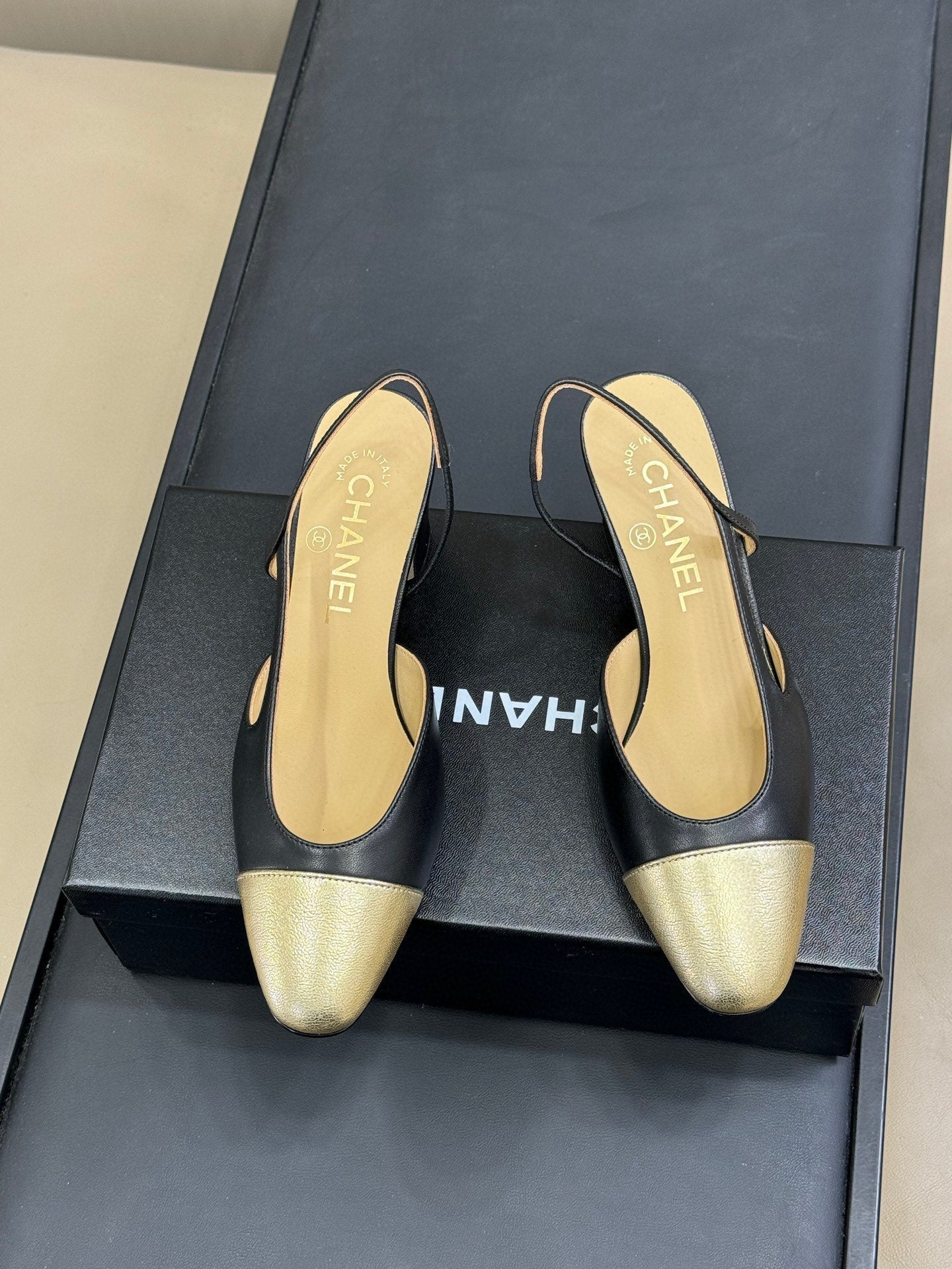 CC SLINGBACK 25S IN BLACK MIX GOLD LAMBSKIN