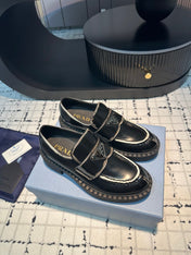 PRA SCHOCOLATE BRUSHED LOAFERS BLACK AND WHITE BORDER CALFSKIN