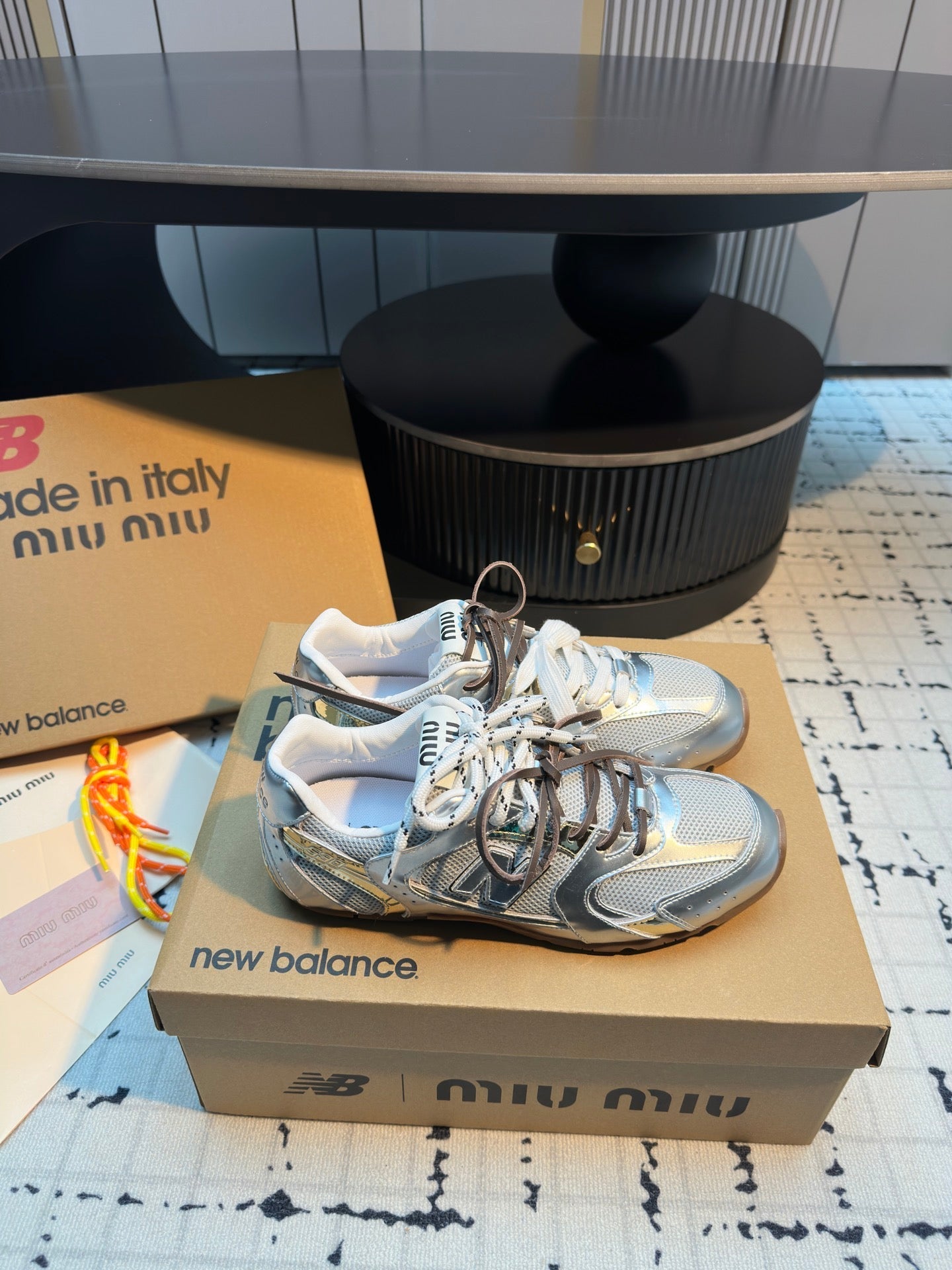 MIUMIU 26S RUNNING SNEAKERS IN SILVER CALFSKIN AND WHITE MESH RUBBER SOLE