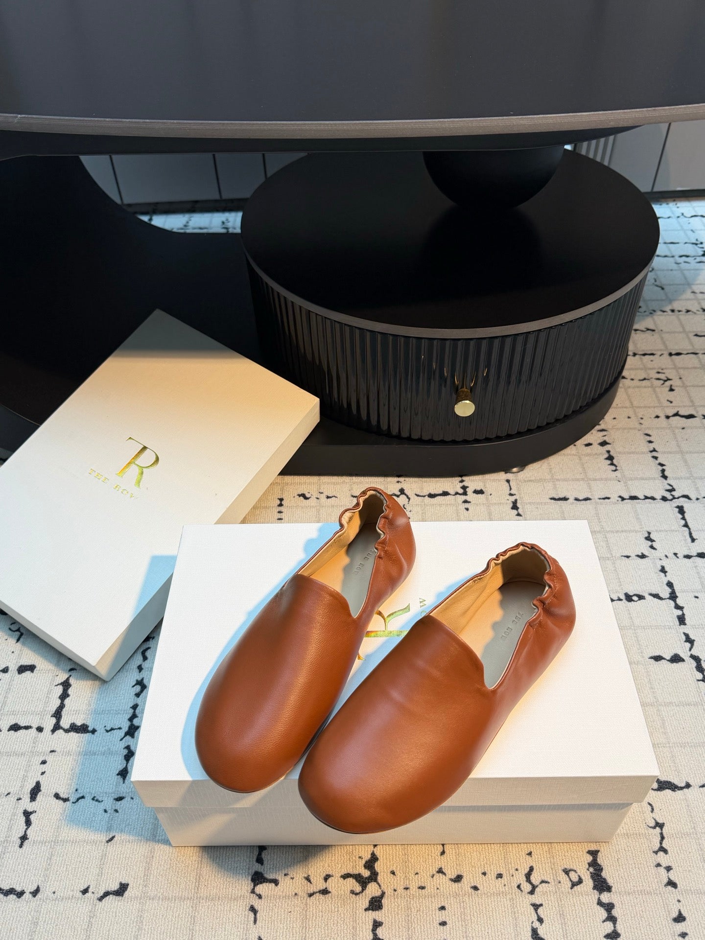 THE ROW 26S LOAFERS IN CARAMEL BROWN CALFSKIN