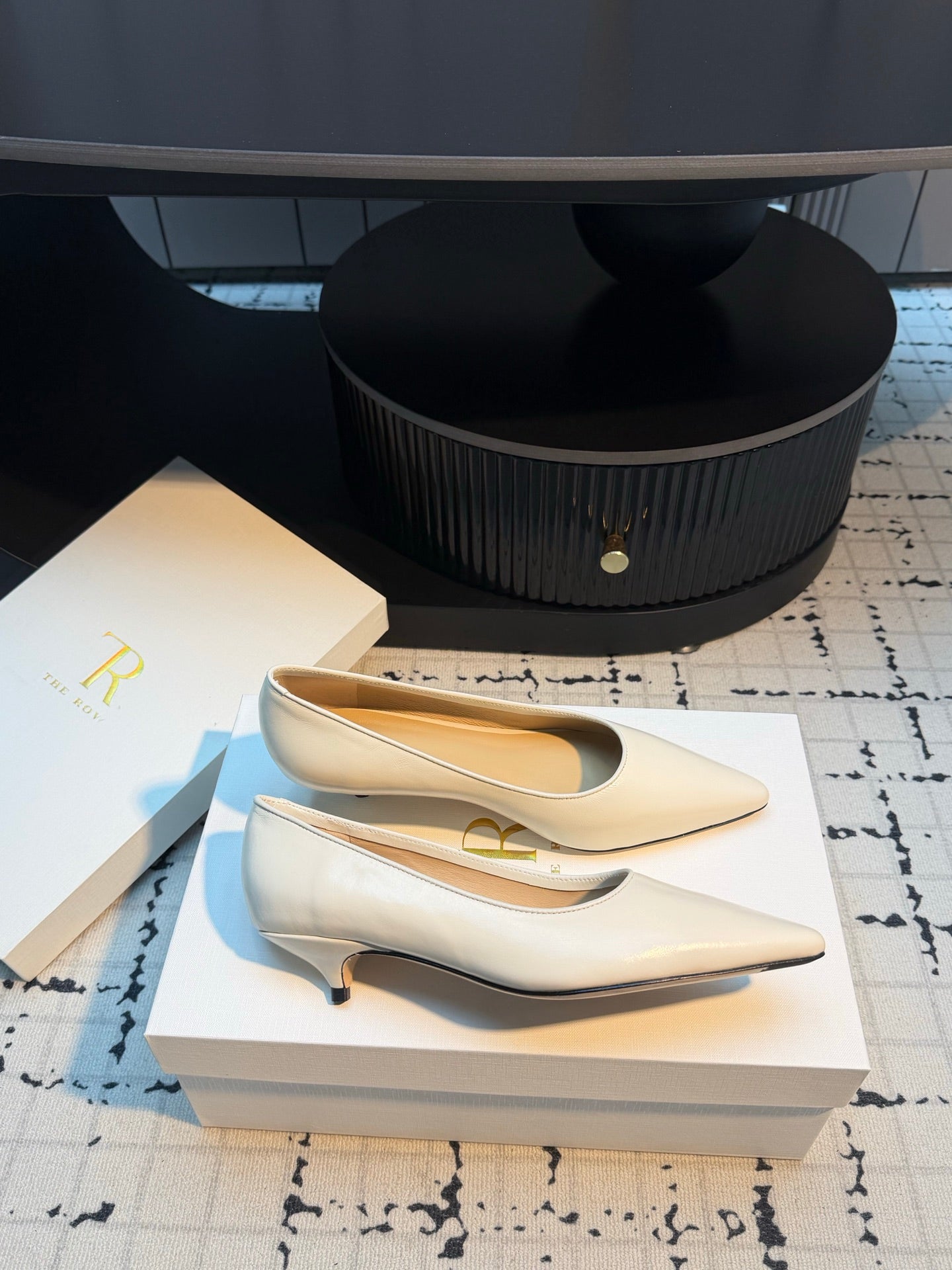 THE ROW 26S POINTED TOE HIGH HEELS 35MM IN IVORY WHITE CALFSKIN