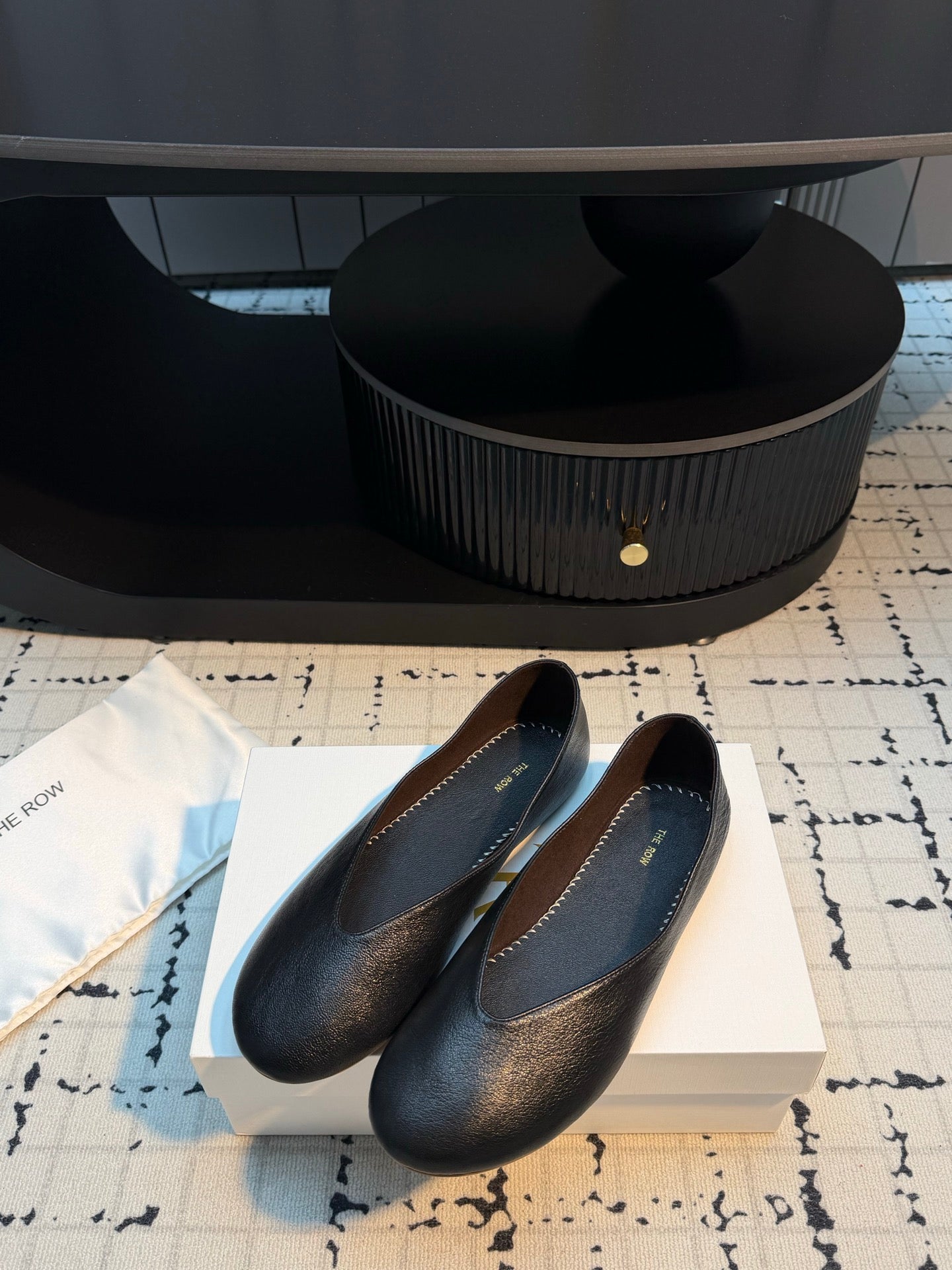 THE ROW 26S CLASSIC BALLET FLATS IN BLACK CALFSKIN