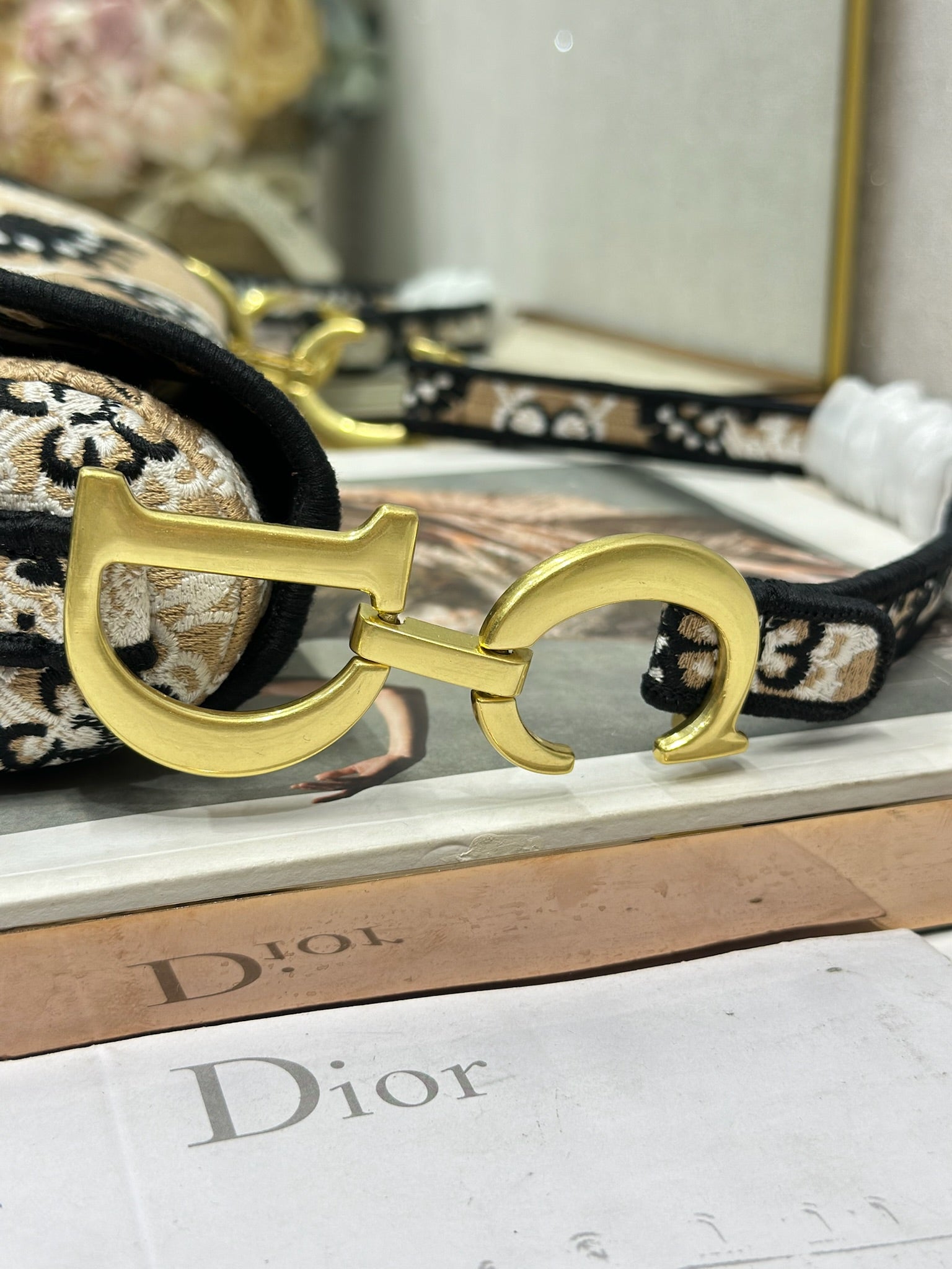 DIOR 26S SADDLE BAG 25 IN BEIGE MIX BLACK WOVEN FABRIC