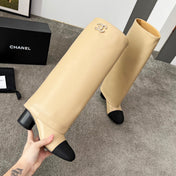 CHANEL 25S HIGH BOOTS 55MM IN CARAMEL BEIGE CALFSKIN AND BLACK CANVAS GOLD HARDWARE