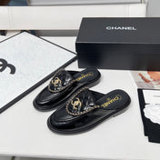 CHANEL 25S MULES WITH CHAIN DETAIL IN BLACK GLOSSY CALFSKIN GOLD HARDWARE