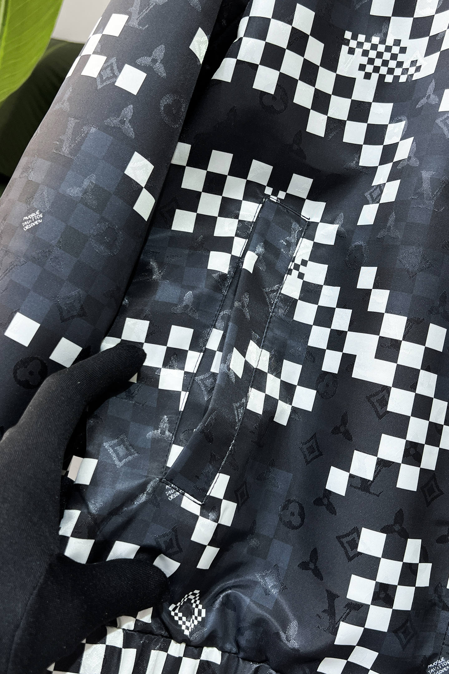 LV HOODED JACKET BLACK AND WHITE DAMIER 239118