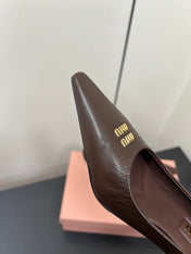 POINTED-TOE MID HEEL PUMPS IN CHOCOLATE SMOOTH LAMBSKIN