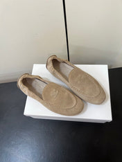 CELINE 26S MAILLON TRIOMPHE LOAFER IN BEIGE SUEDE