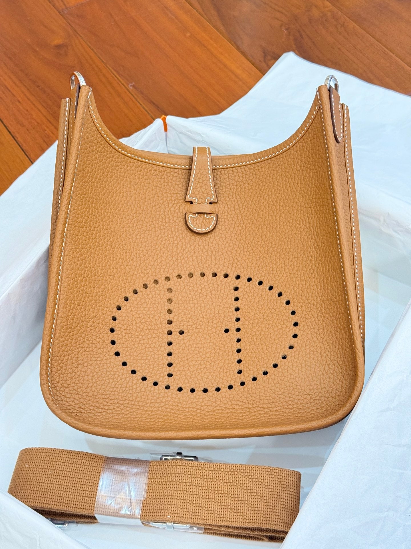 HM 26S EVELYNE BAG 23MM IN ORANGE BROWN GRAINED CALFSKIN