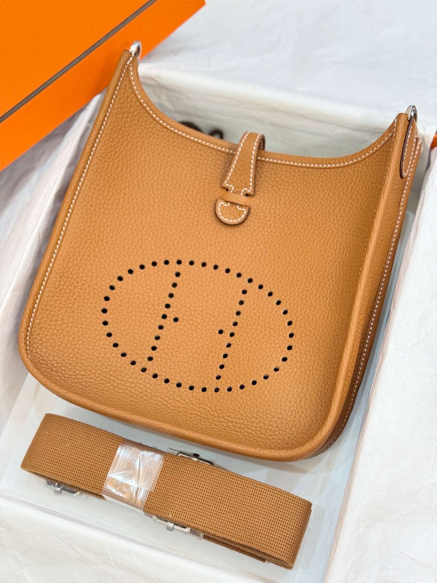 HM 26S EVELYNE BAG 23MM IN ORANGE BROWN GRAINED CALFSKIN