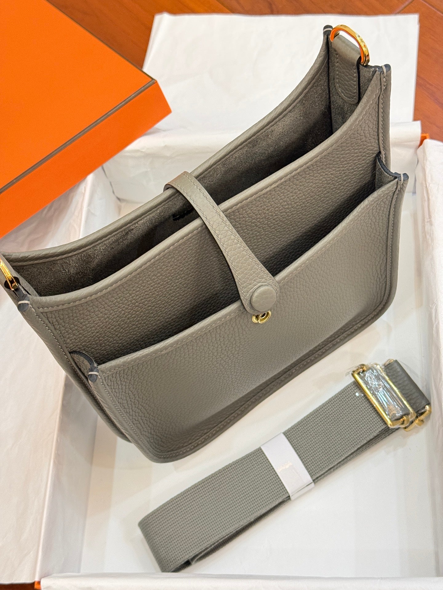 HM 26S EVELYNE BAG 23MM IN GRAY GRAINED CALFSKIN