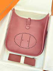 HM 26S EVELYNE BAG 23MM IN WINE RED GRAINED CALFSKIN