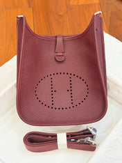 HM 26S EVELYNE BAG 23MM IN WINE RED GRAINED CALFSKIN