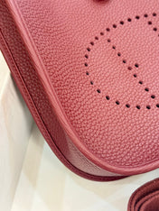 HM 26S EVELYNE BAG 23MM IN WINE RED GRAINED CALFSKIN