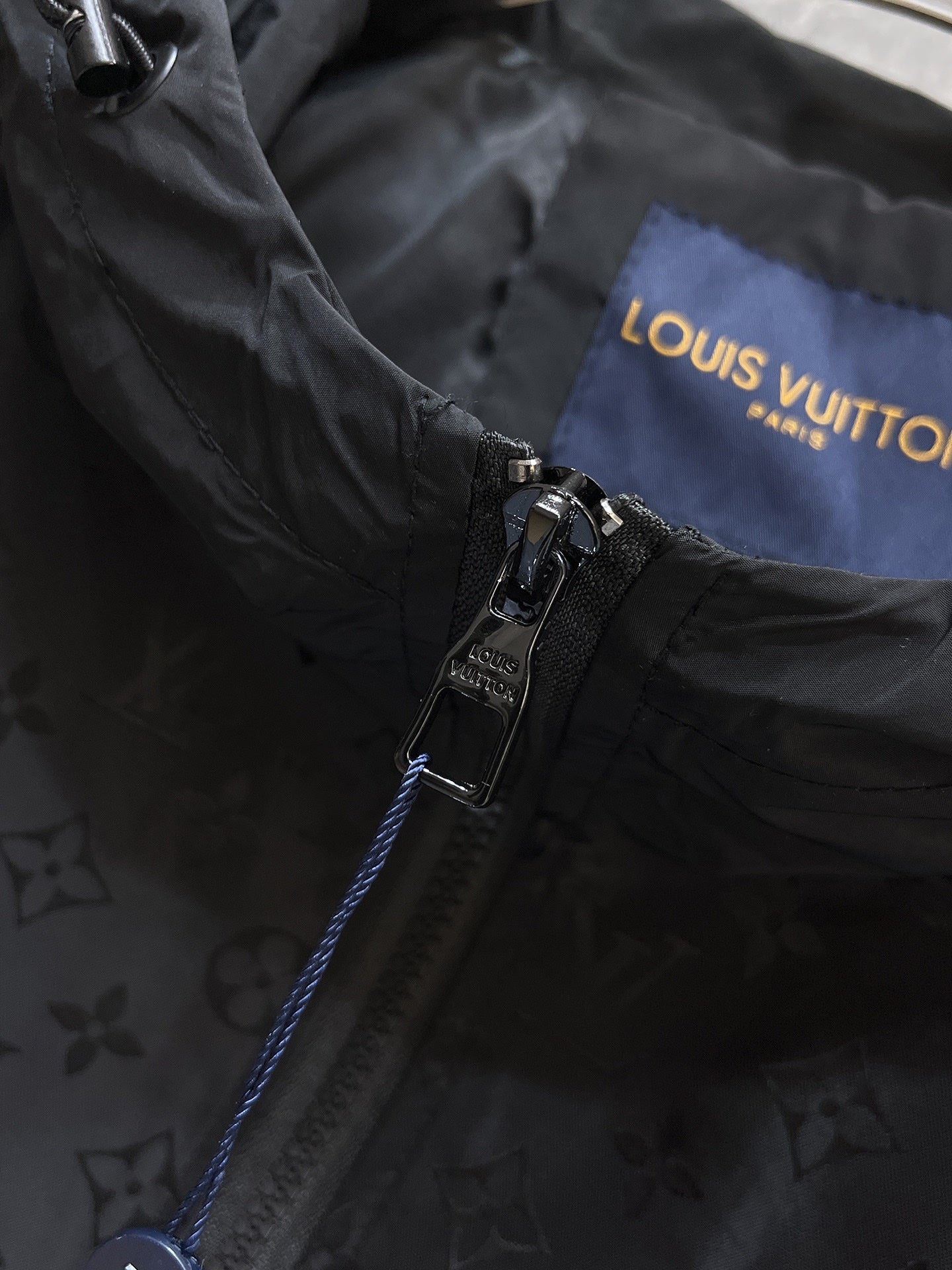 LV BLACK MONOGRAM JACKET 239558