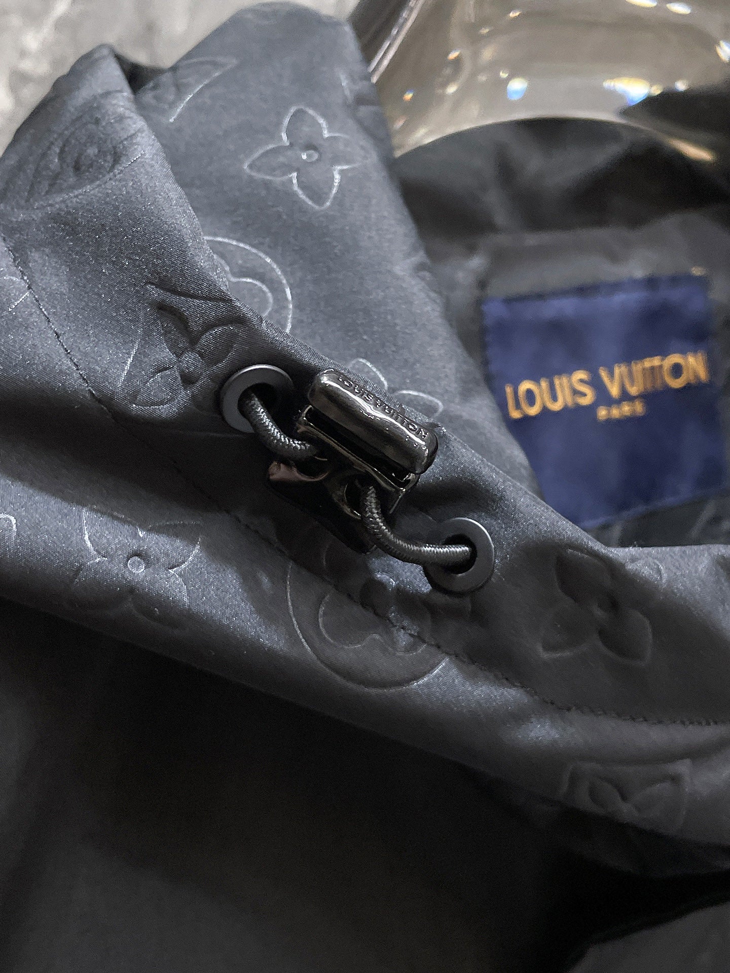 LV BLACK JACKET 239570