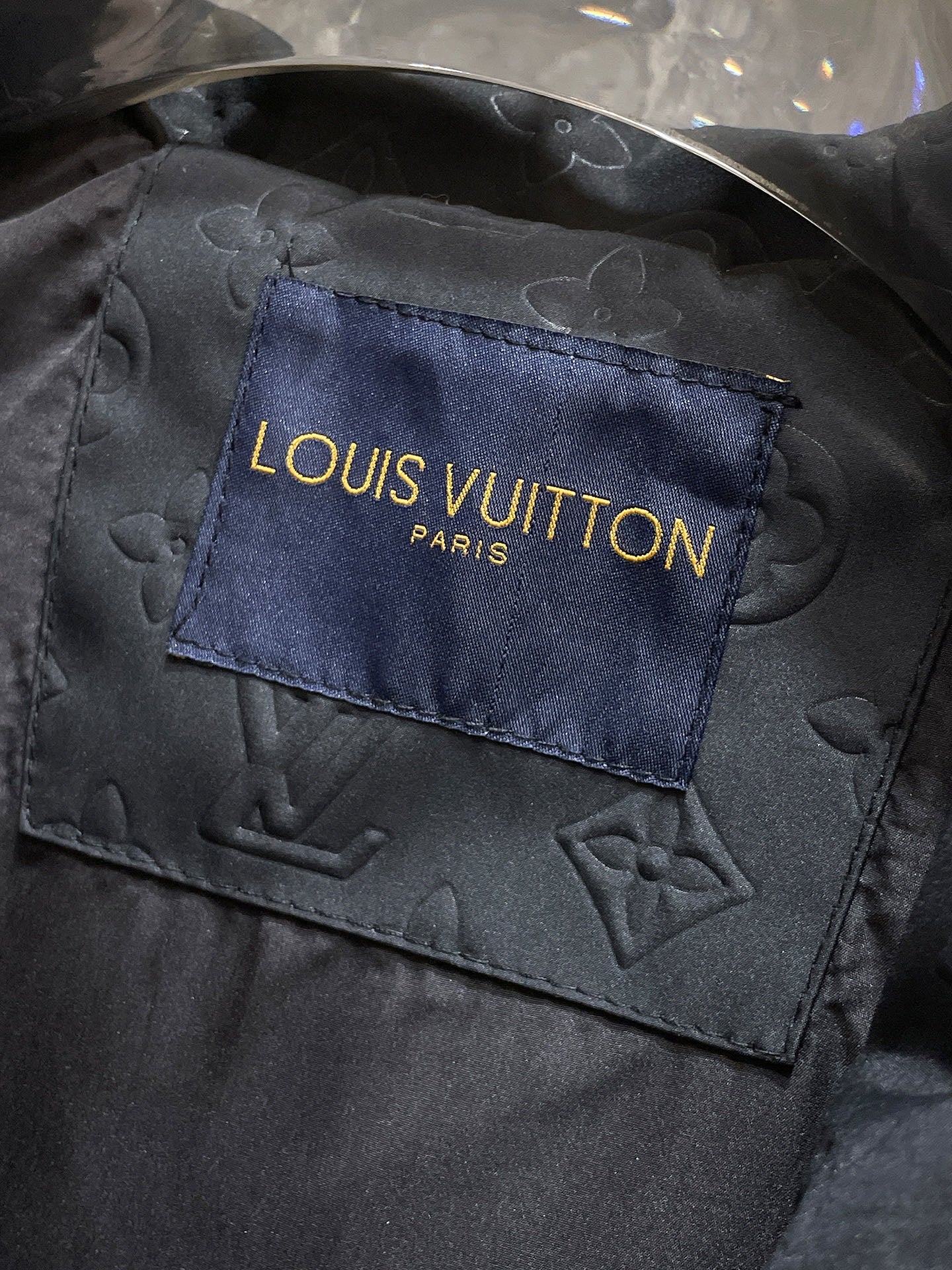 LV BLACK JACKET 239570