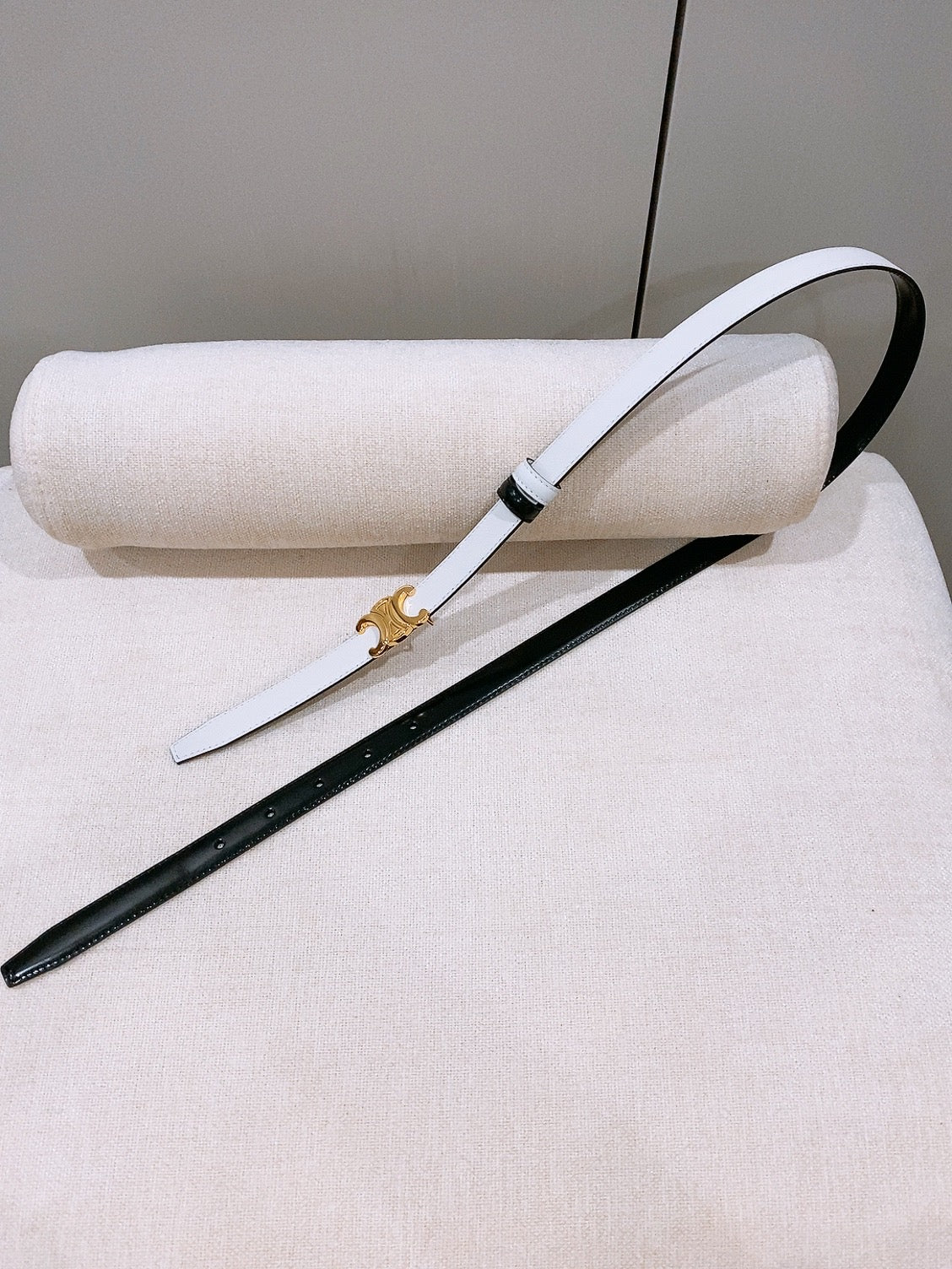 CELINE 26S REVERSIBLE BELT 18 MM IN WHITE AND BLACK CALFSKIN 656086