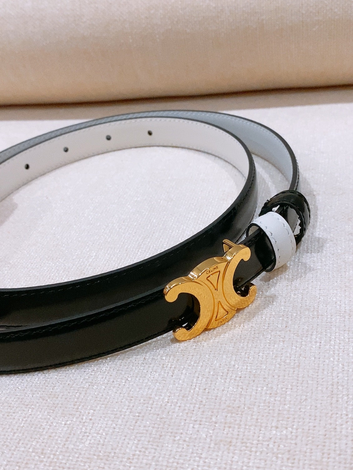 CELINE 26S REVERSIBLE BELT 18 MM IN WHITE AND BLACK CALFSKIN 656087