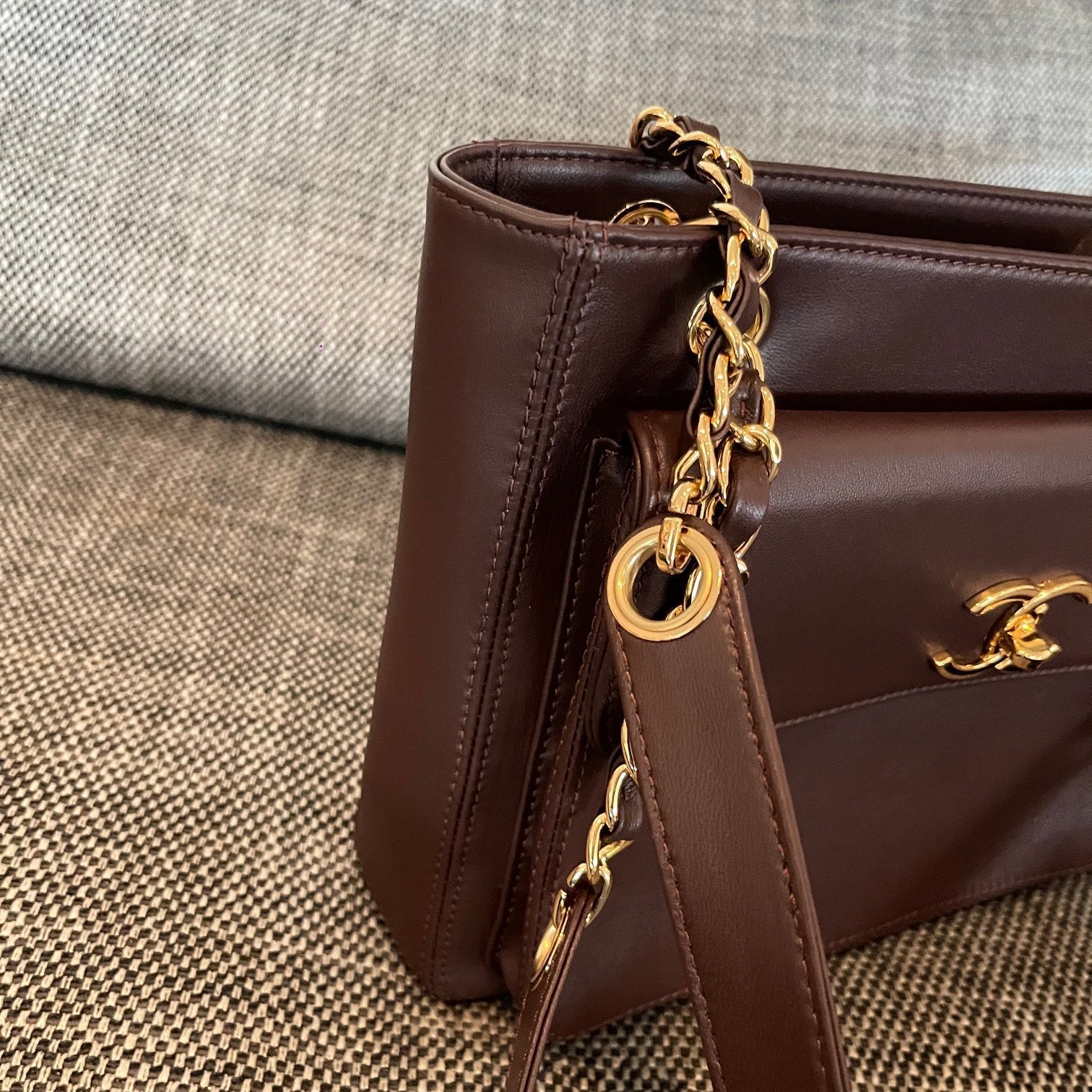 CHANEL 26S FLAP SHOULDER BAG 26 IN DARK BROWN LAMBSKIN GOLD HARDWARE