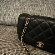 CHANEL 26S FLAP SHOULDER BAG 22 IN BLACK CAVIAR CALFSKIN GOLD HARDWARE