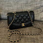 CHANEL 26S FLAP SHOULDER BAG 22 IN BLACK CAVIAR CALFSKIN GOLD HARDWARE