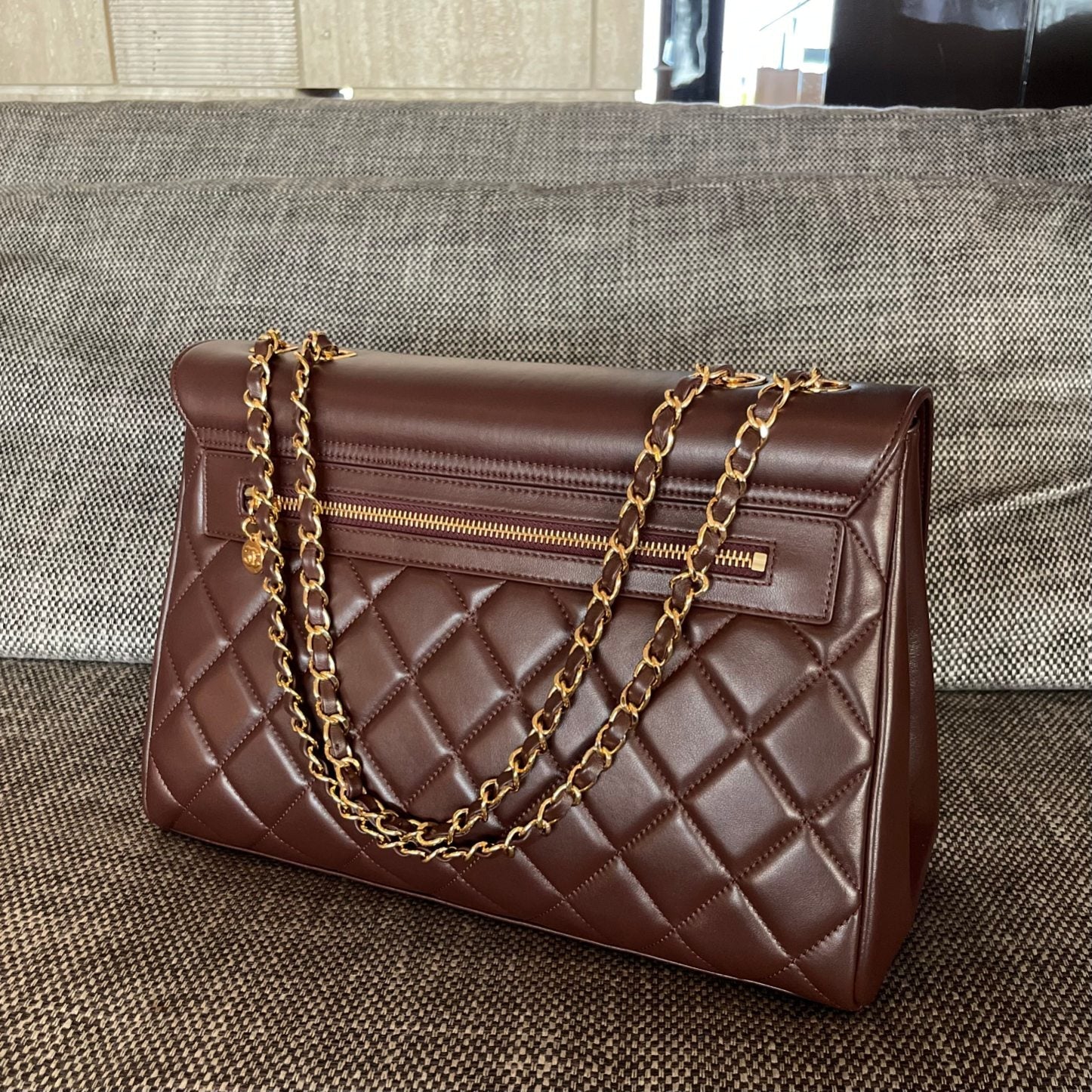 CHANEL 26S LARGE CC LOGO FLAP SHOULDER BAG 33 IN DARK BROWN LAMBSKIN GOLD HARDWARE