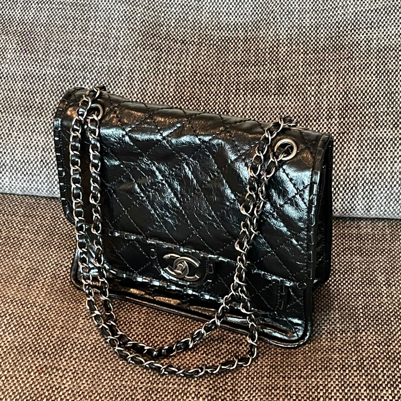CHANEL 26S CLASSIC FLAP BAG 26 IN BLACK AGED CRINKLED CALFSKIN DARK SILVER HARDWARE