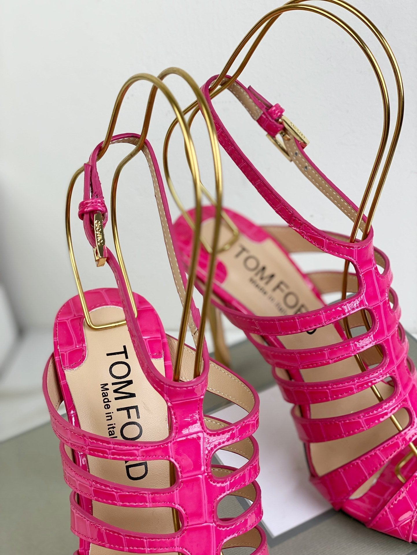 HIGH SANDAL 10 CM IN BRIGHT PINK CALFSKIN