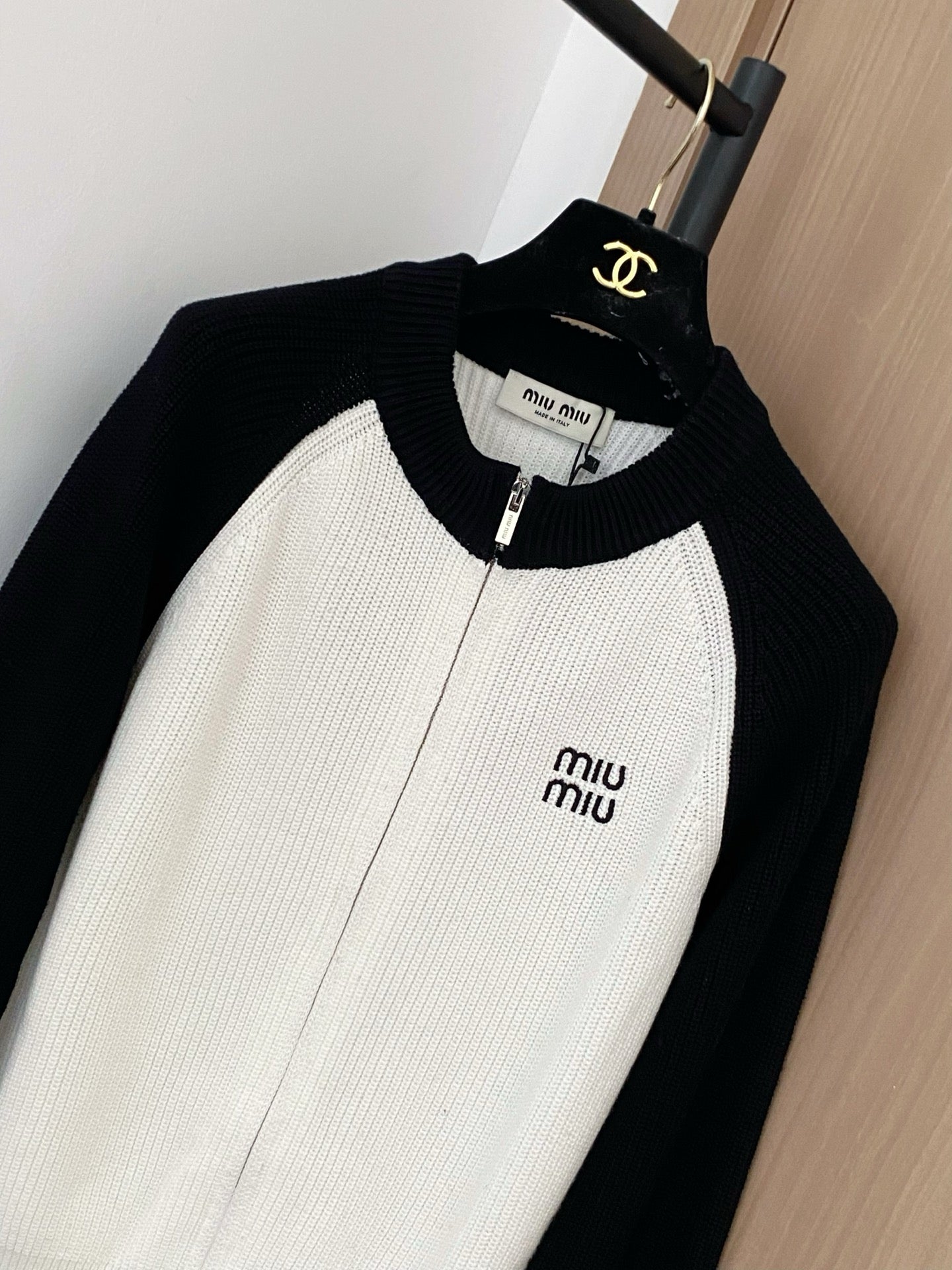 MIUMIU CARDIGAN STYLE 157
