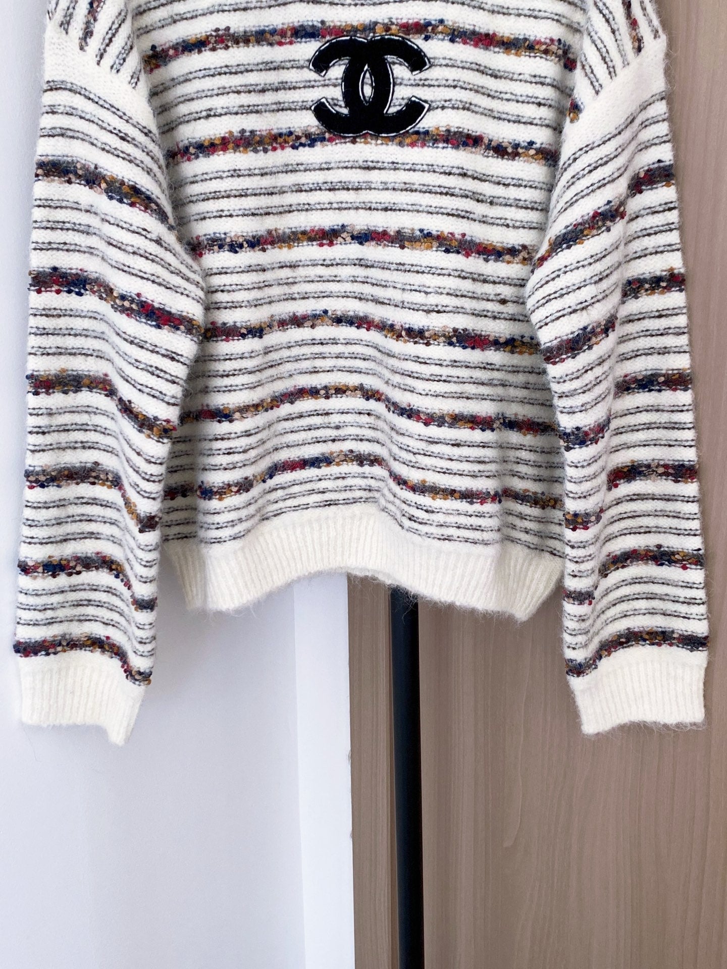 CHANEL 25S LONG-SLEEVE SWEATER 534