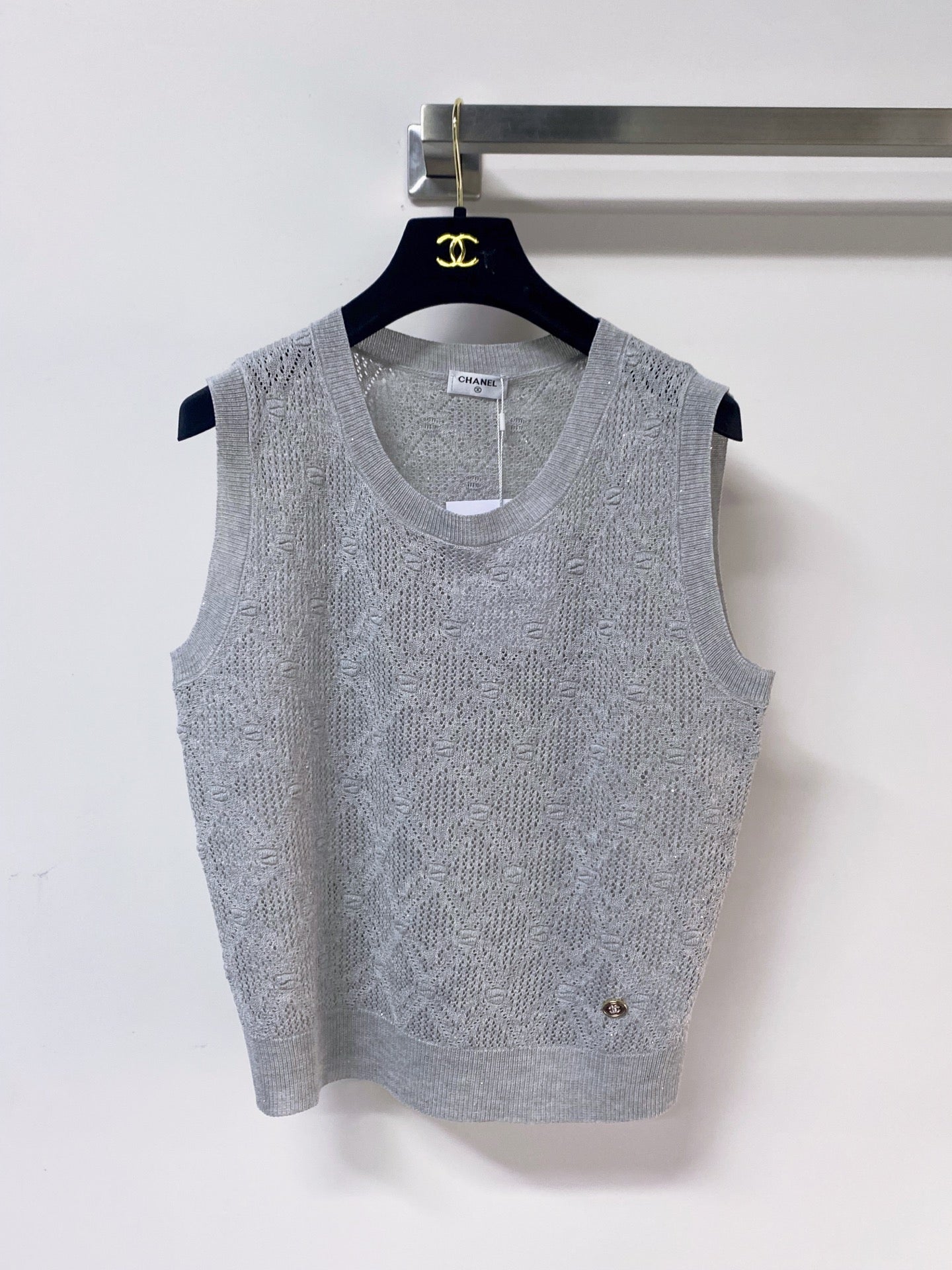 CHANEL 26S SLEEVELESS SWEATER STYLE 1047