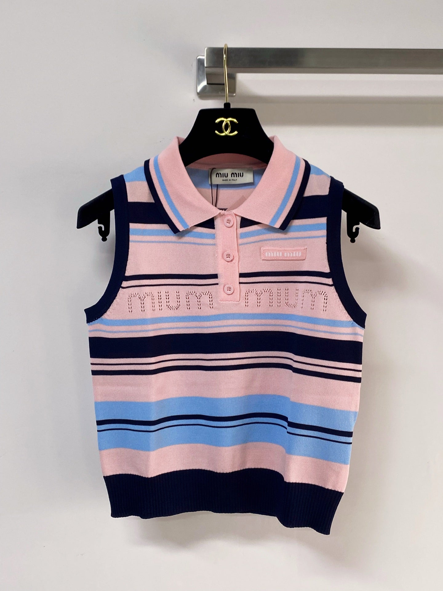 MIUMIU 26S SLEEVELESS KNIT POLO TOP STYLE 1124