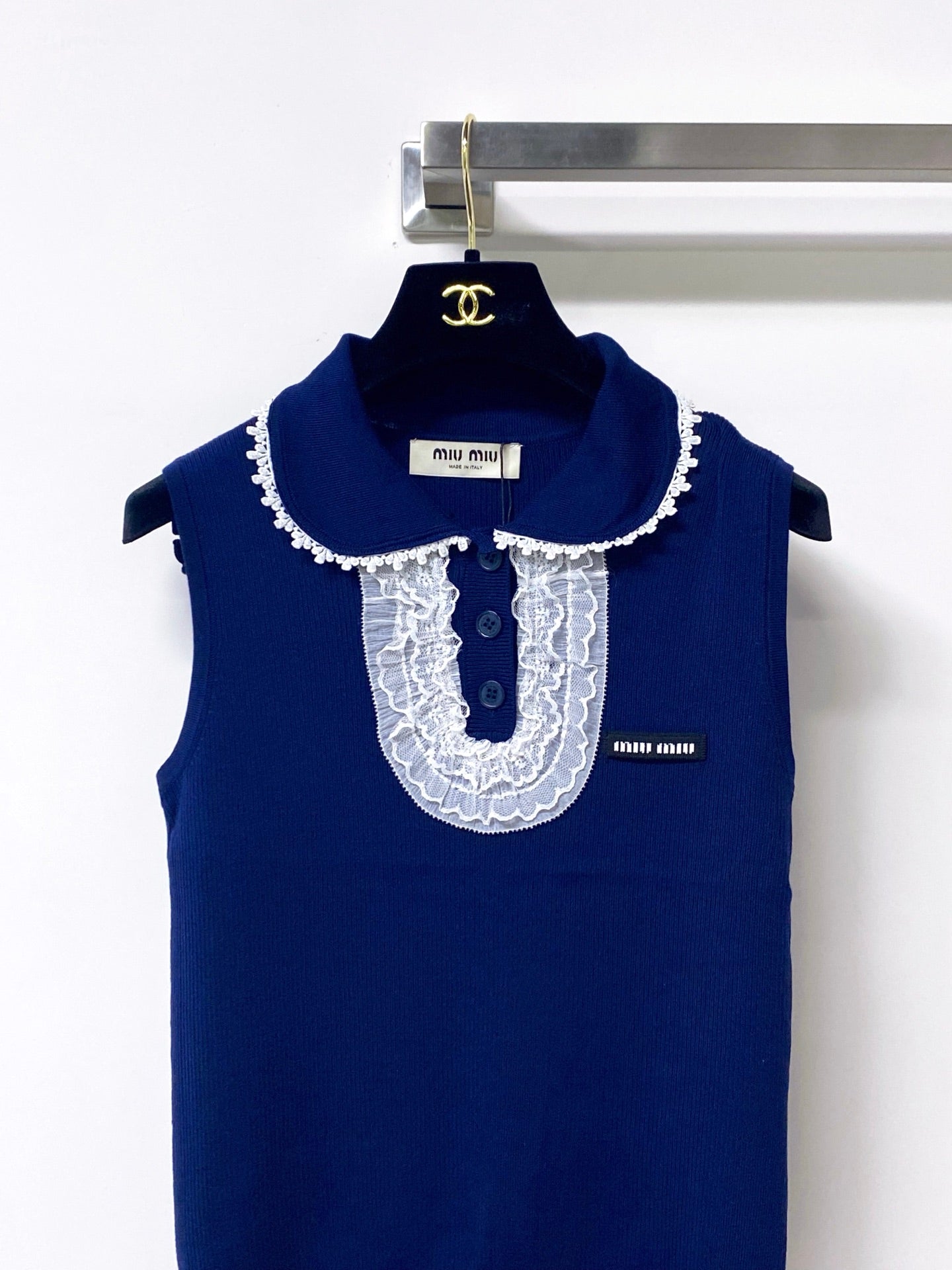 MIUMIU 26S SLEEVELESS POLO TOP STYLE 1051