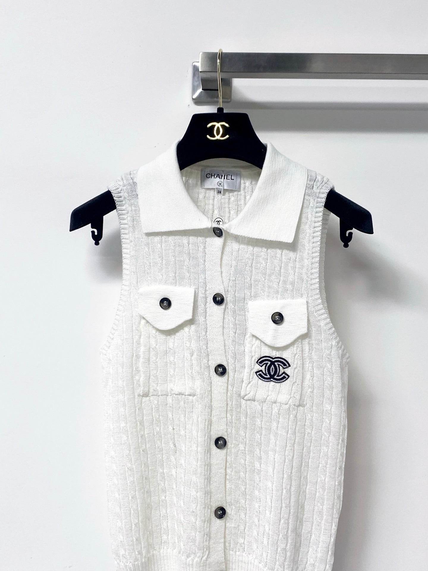 CHANEL 26S SLEEVELESS POLO KNIT TOP STYLE 1136
