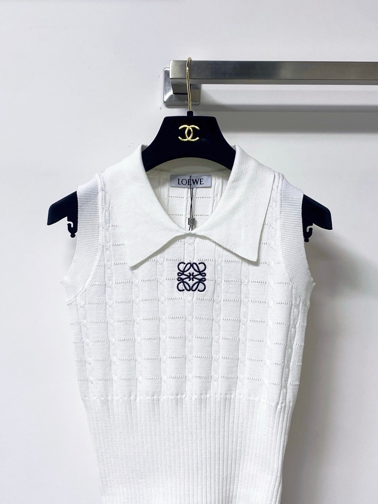 LOEWE 26S SLEEVELESS KNIT POLO TOP 413