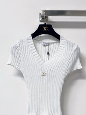 CHANEL 26S SHORT SLEEVE V-NECK KNIT TOP STYLE 1239