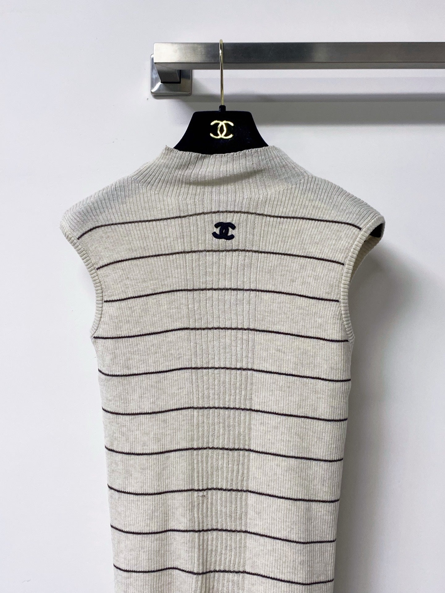 CHANEL 26S NECK SLEEVELESS KNIT TOP 1635
