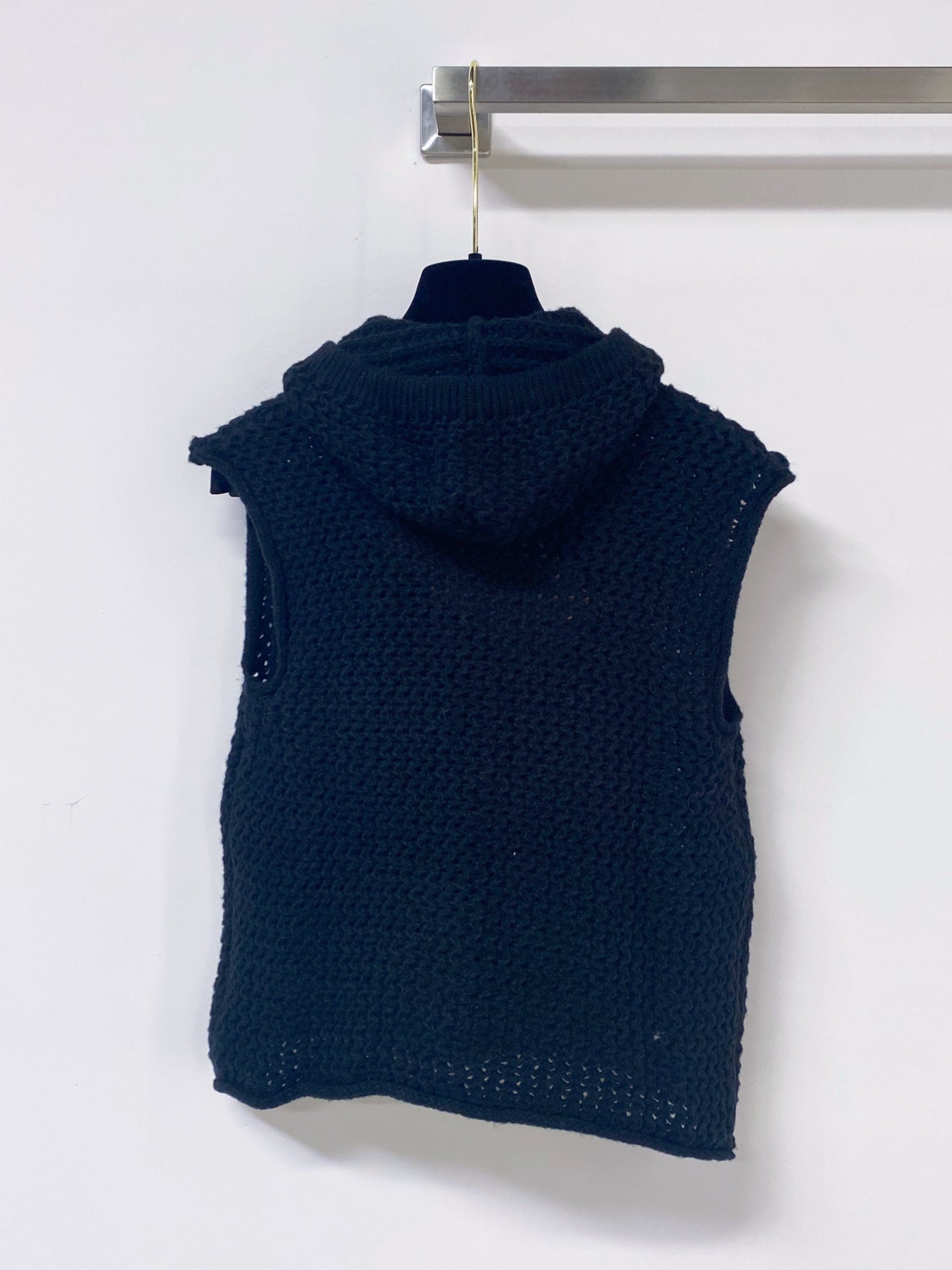 MIUMIU 26S HOODED OPEN-MESH KNIT VEST 1581