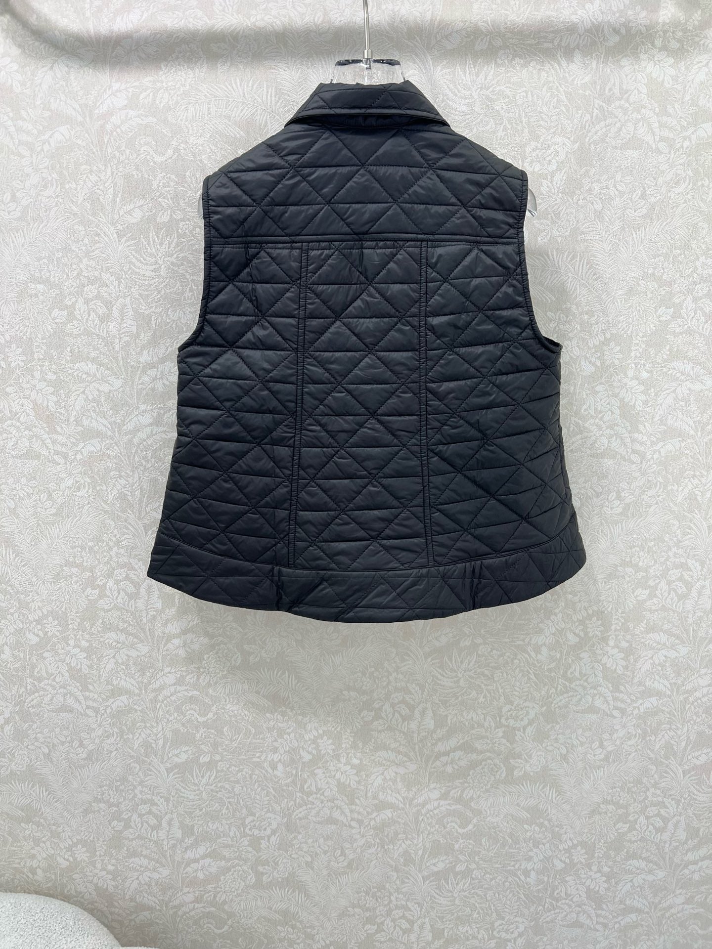 MONCLER 25S DOWN VEST IN BLACK 100