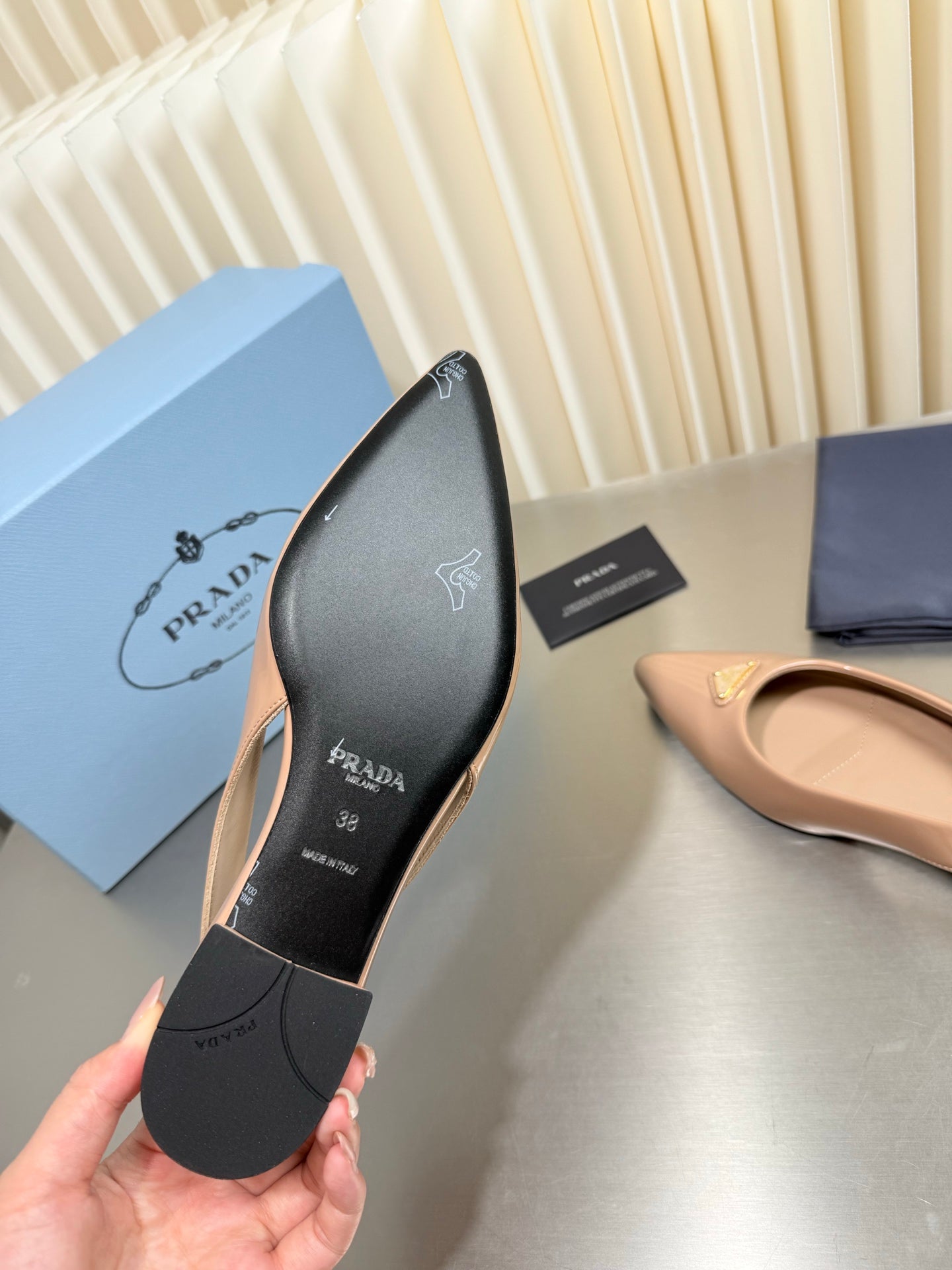 PRADA 26S SLINGBACK FLATS IN BEIGE PATENT CALFSKIN WITH GOLD HARDWARE