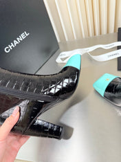 CHANEL 26S ZIPPER BOOTS 75 MM IN BLACK PATENT LEATHER CROCODILE EMBOSSED AND LIGHT BLUE CALFSKIN
