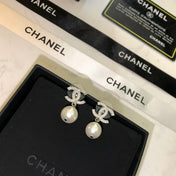 CHANEL 26S DOUBLE C LOGO PAVE CRYSTAL DROP EARRINGS WITH PEARL IN SILVER METAL 6333327