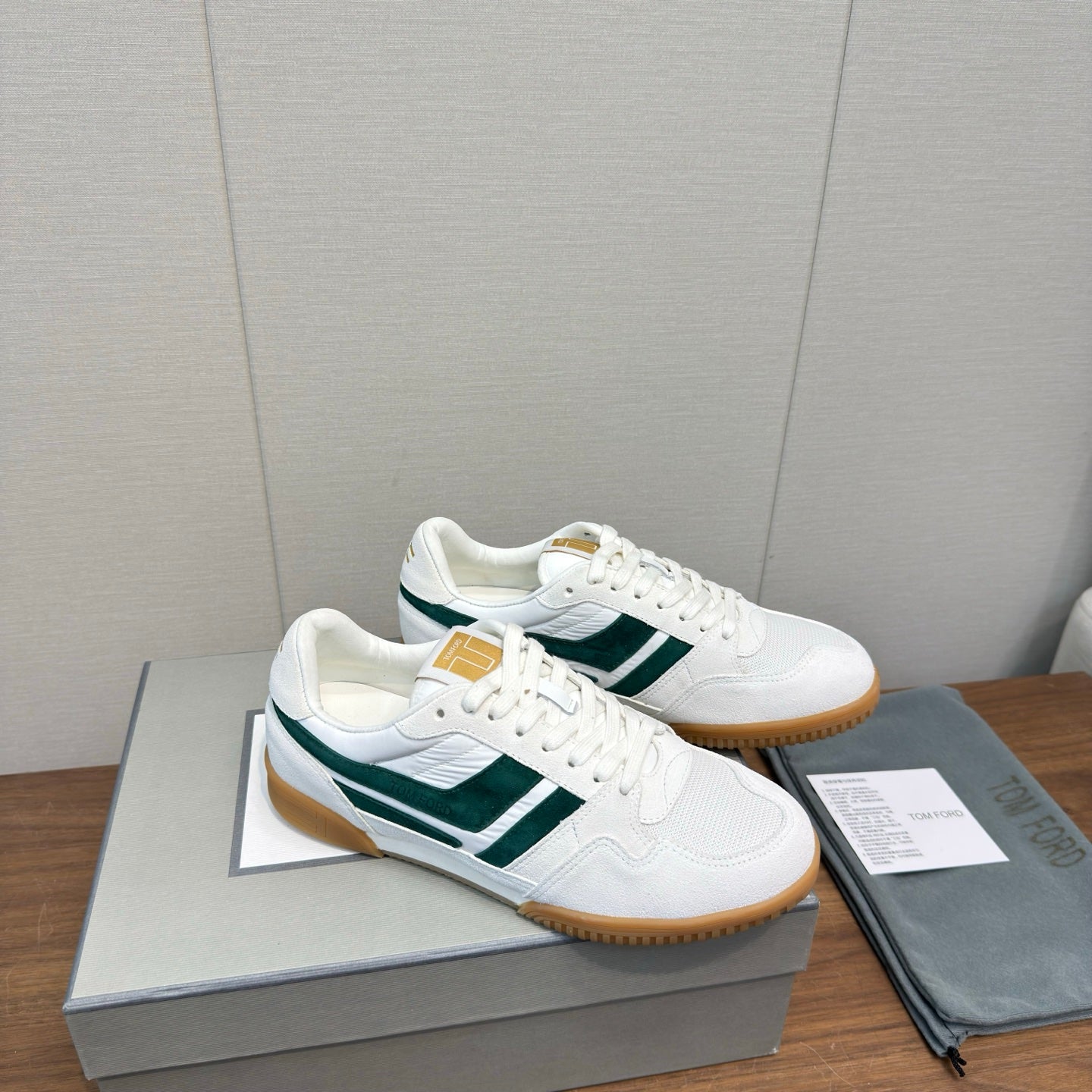 TOM FORD 26S JACKSON SNEAKERS IN WHITE AND DARK GREEN SUEDE
