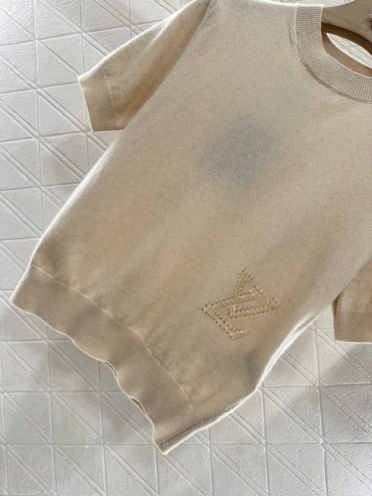LV CREW NECK TOP WITH EMBROIDERED TEXT 272305