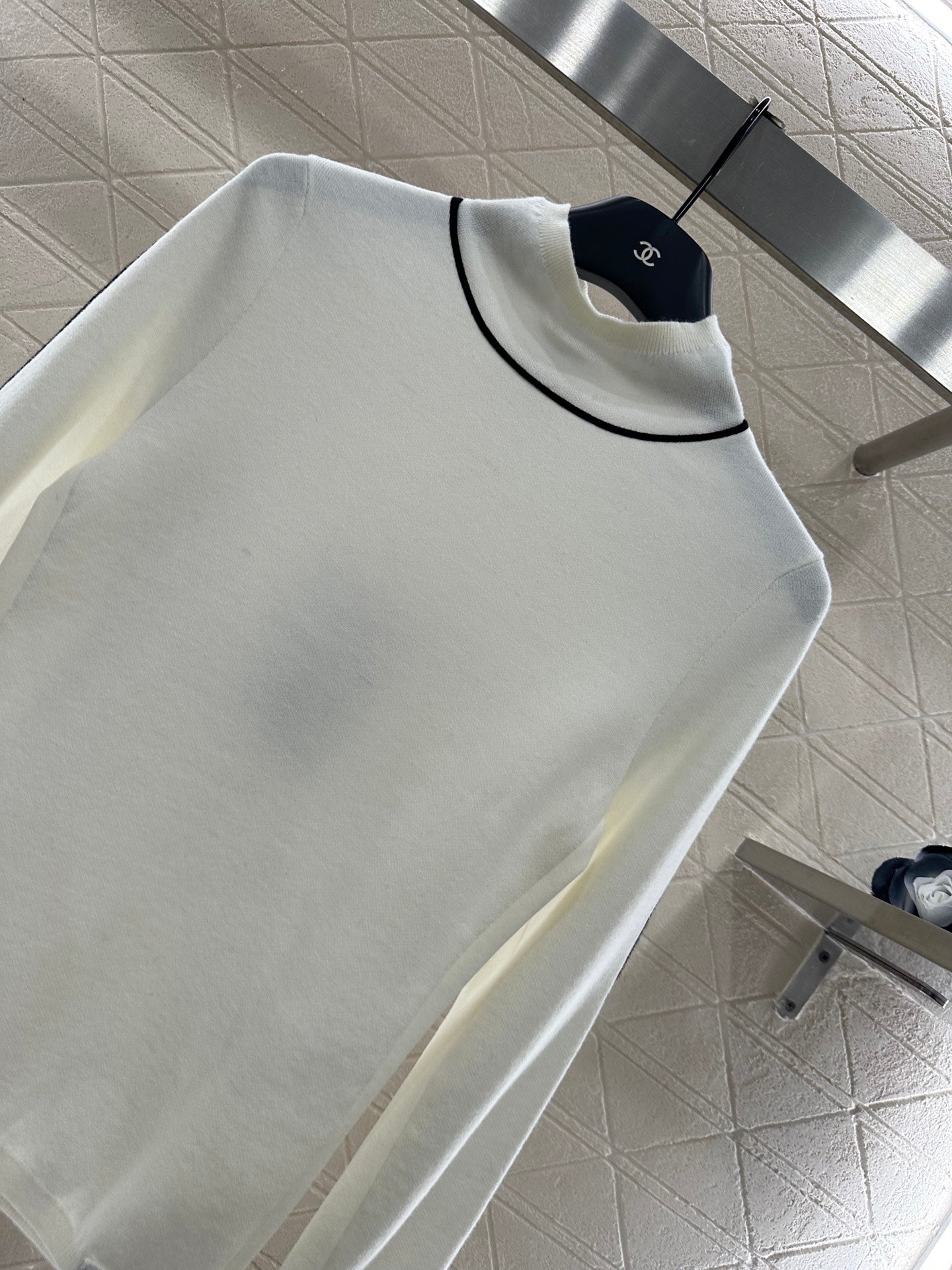 CHANEL 25S HIGH-NECK PULLOVER SWEATER 351