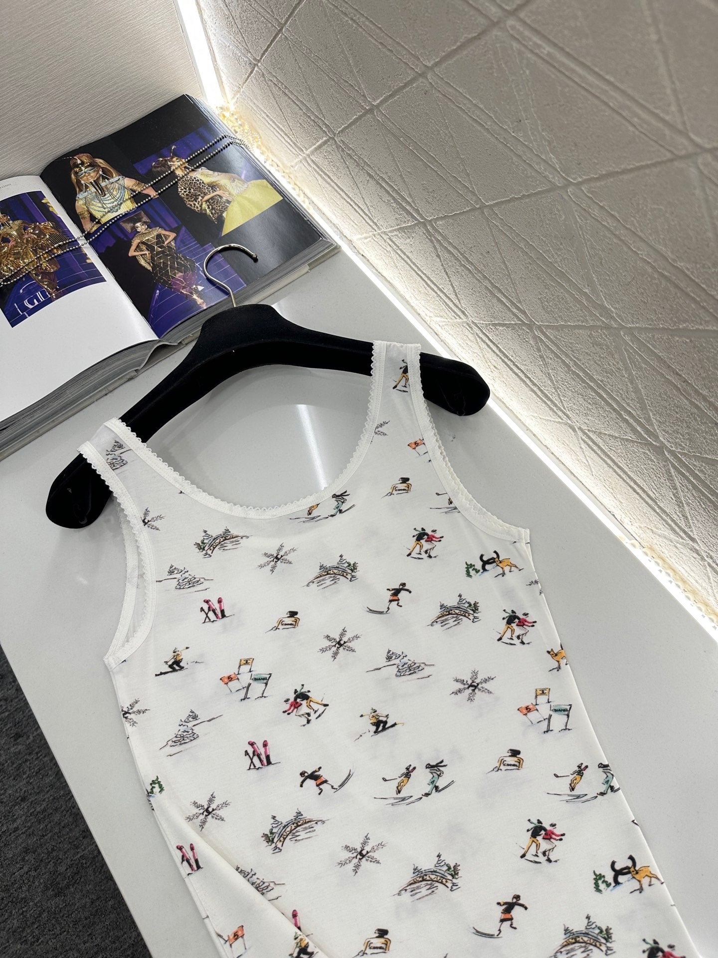 CHANEL 25S TANK TOP 407