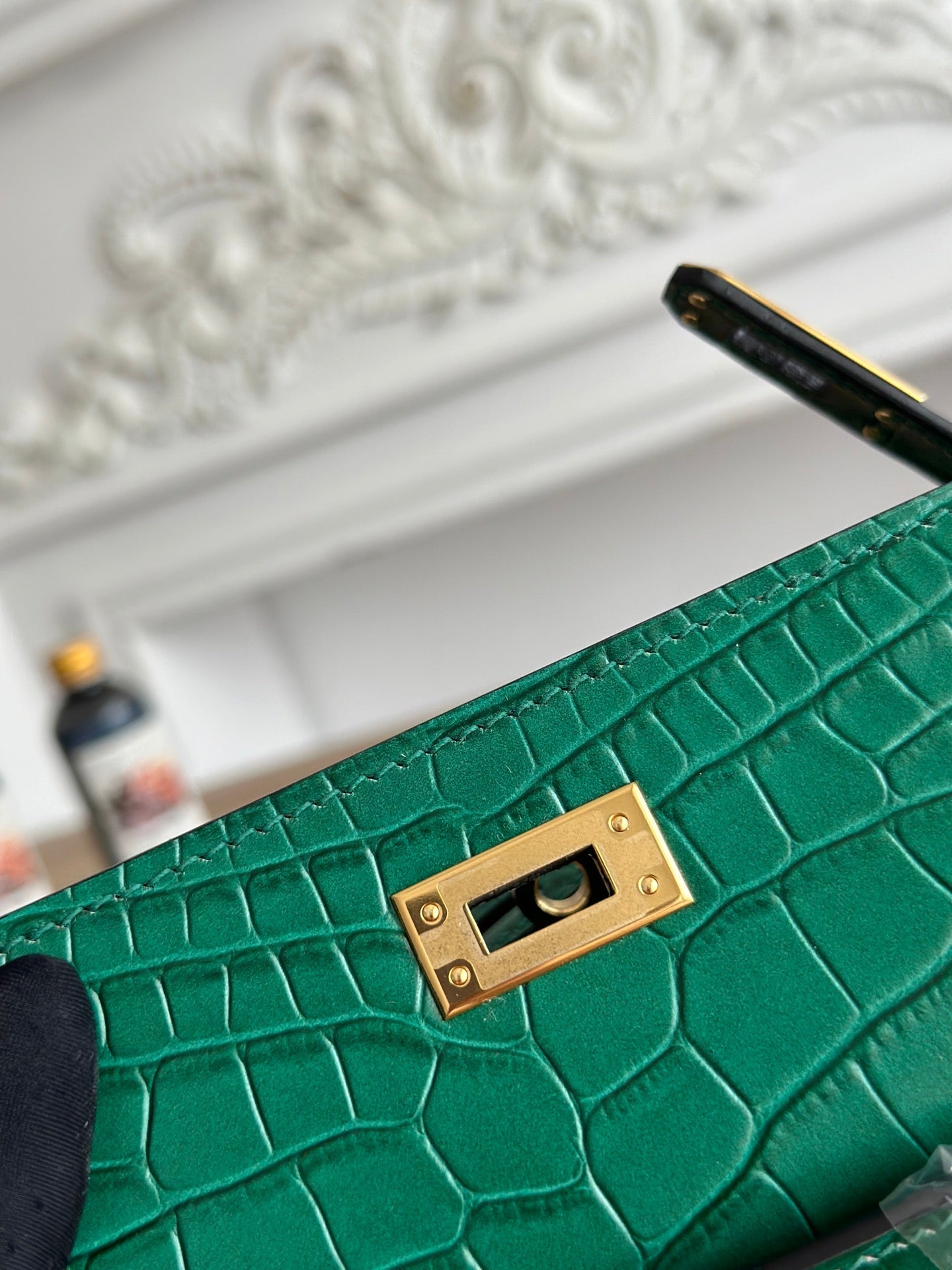 HM 26S KELLY MINI 22MM IN DARK GREEN CROC EMBOSSED CALFSKIN GOLD KELLY BUCKLE